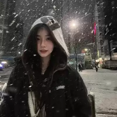 苍傲玉
